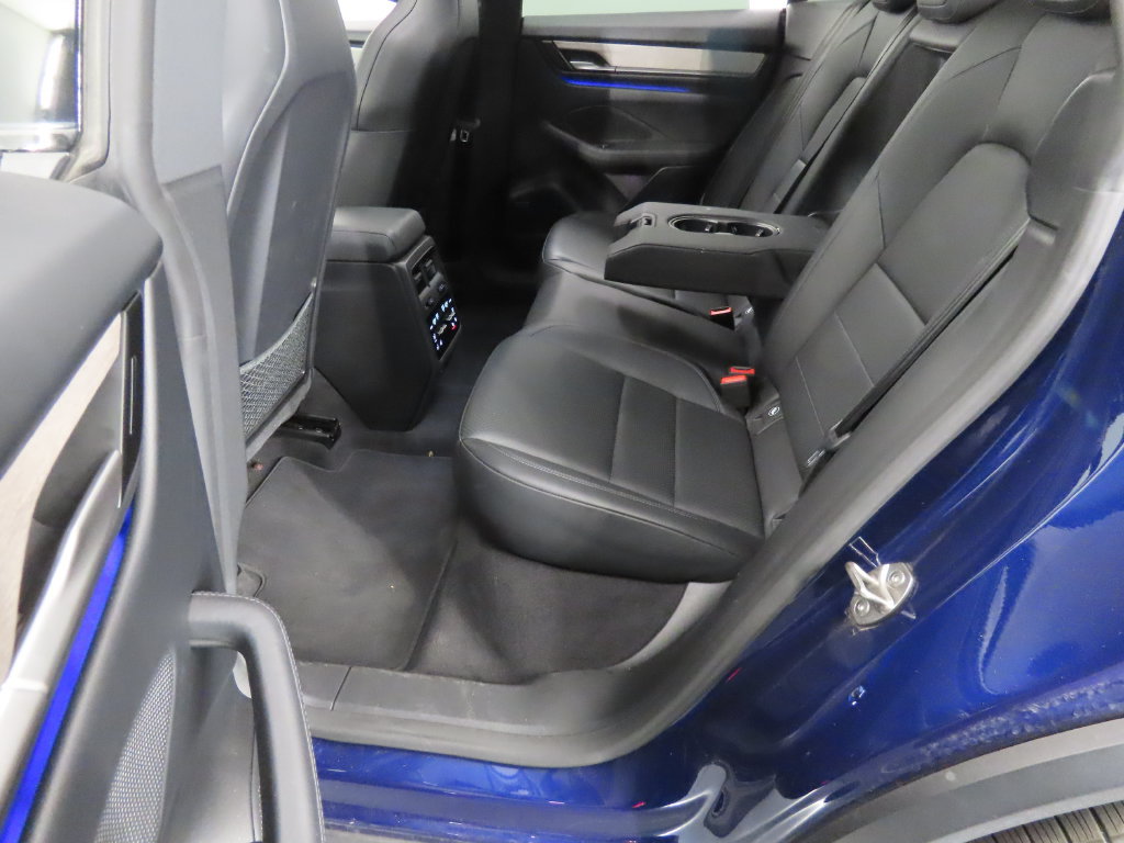 Certified 2024 Porsche Macan 4 Electric AWD/4WD image 43