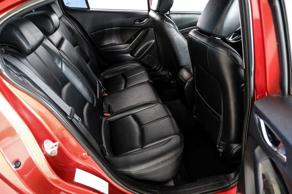 Used 2018 MAZDA MAZDA3 Touring FWD image 38