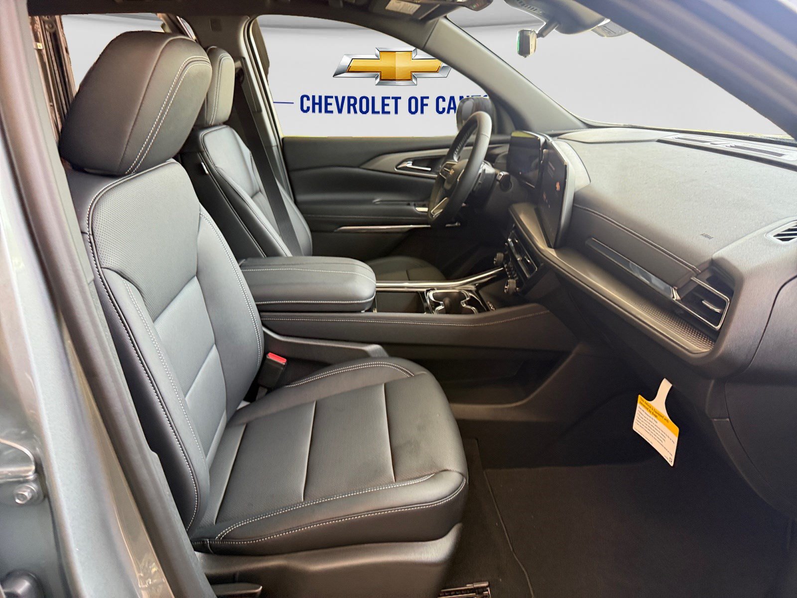 New 2027 Chevrolet Traverse LT w/ Sun and Wheel Package FWD image 13