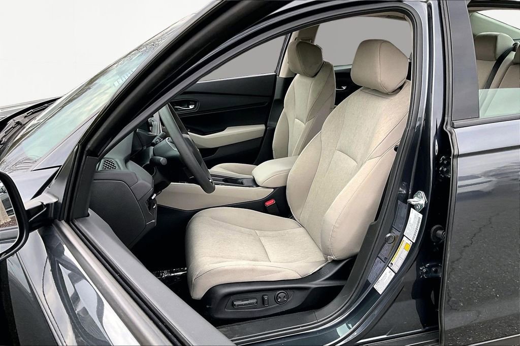 Used 2025 Honda Accord SE image 17