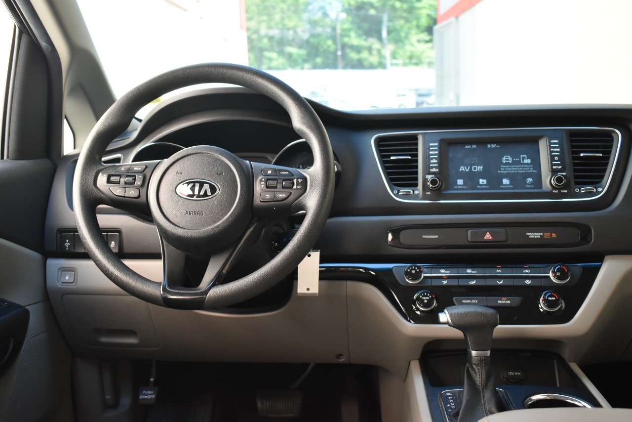Used 2021 Kia Sedona LX FWD image 22