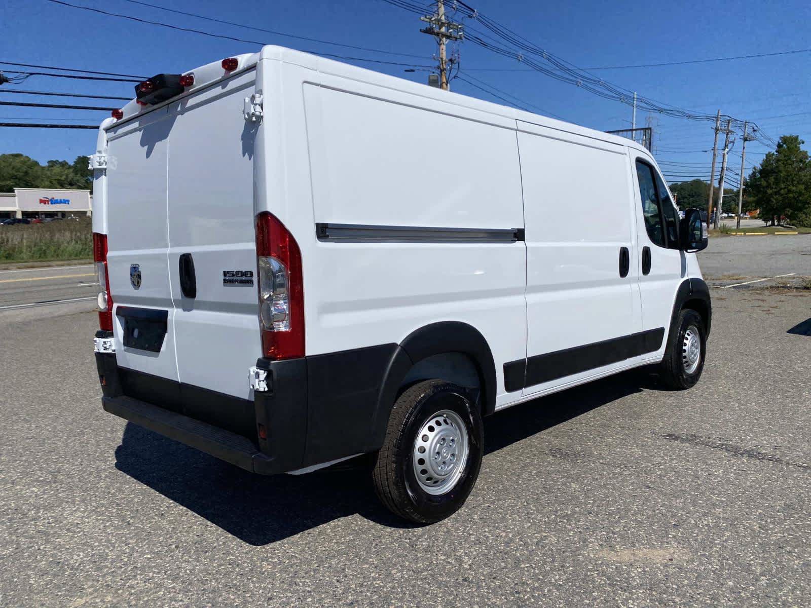 Used 2025 RAM ProMaster 1500 w/ Convenience Group FWD image 3