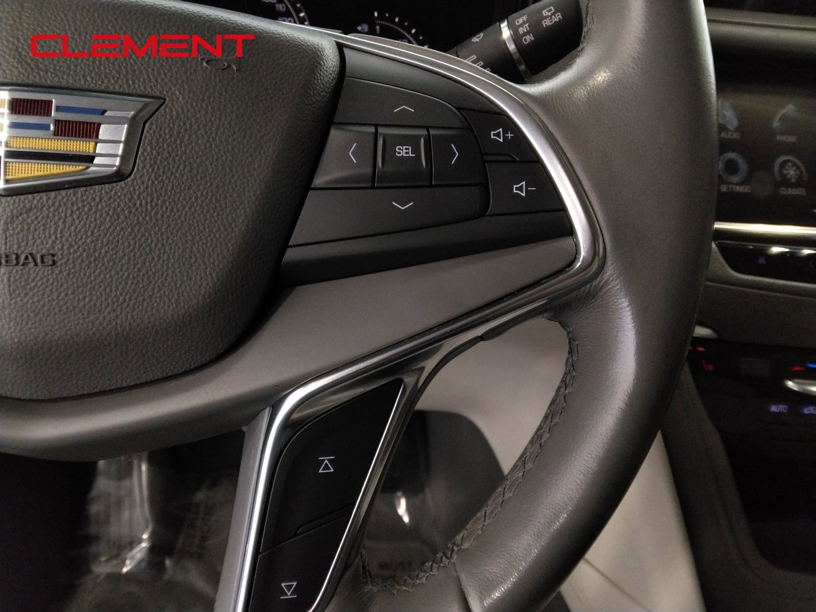 Used 2018 Cadillac XT5 Luxury w/ Driver Awareness Package image 14