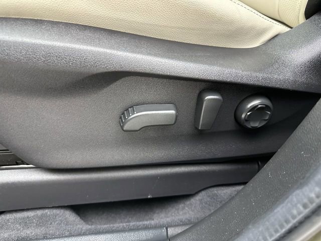 Used 2024 Subaru Ascent Limited w/ Technology Package image 12