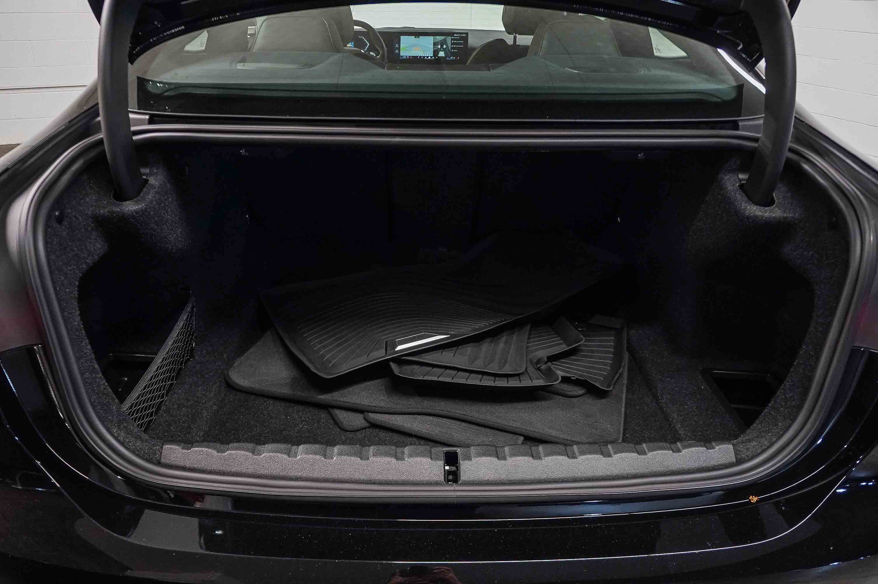 Used 2025 BMW 430i Coupe w/ Convenience Package image 28