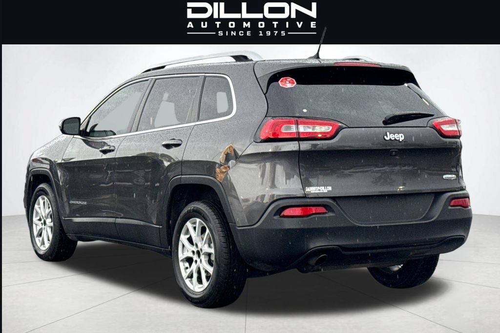 Used 2017 Jeep Cherokee Latitude FWD image 6