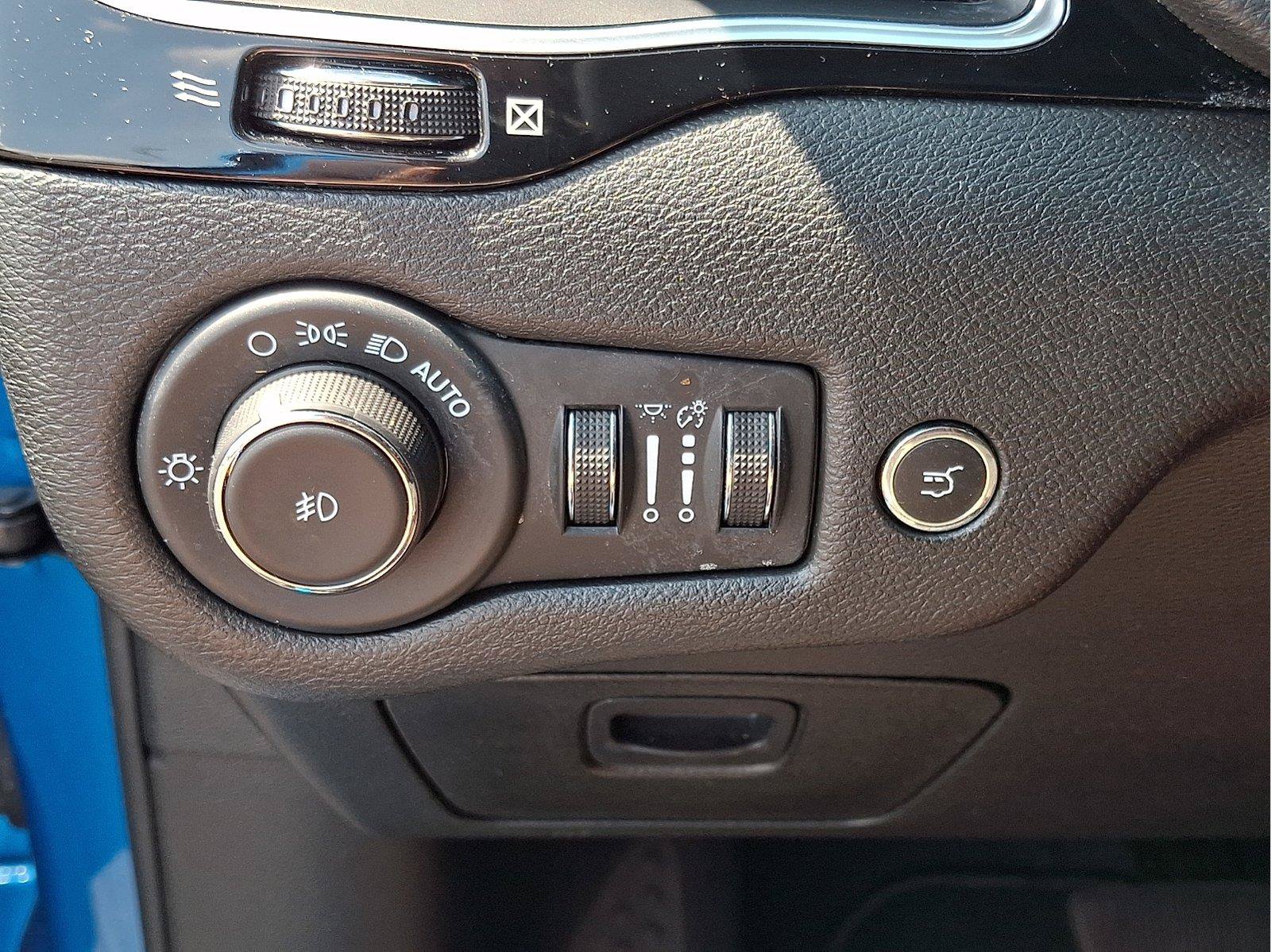 Used 2023 Jeep Cherokee Altitude Lux AWD/4WD image 23