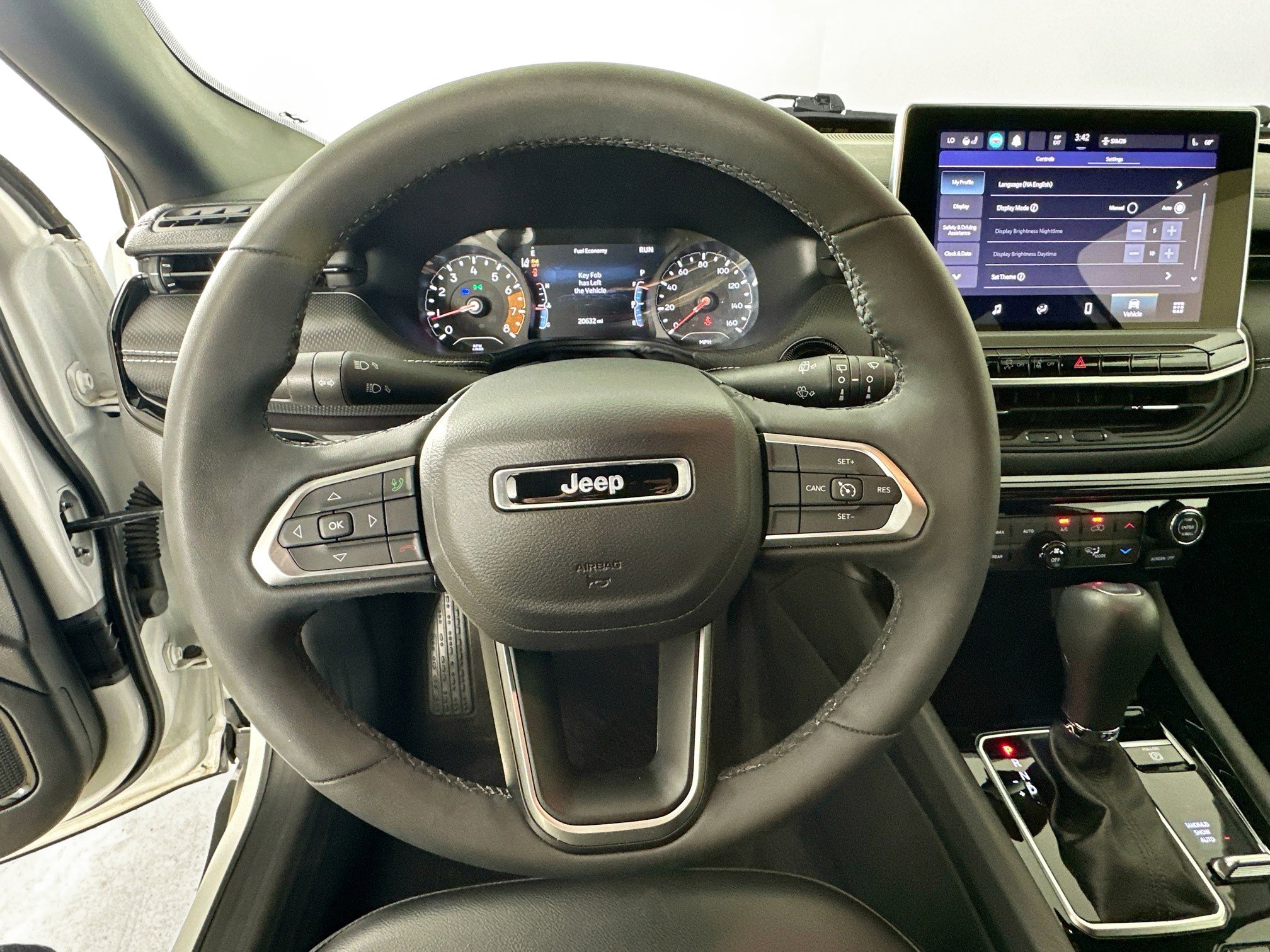 Certified 2023 Jeep Compass Latitude w/ Convenience Group AWD/4WD image 11