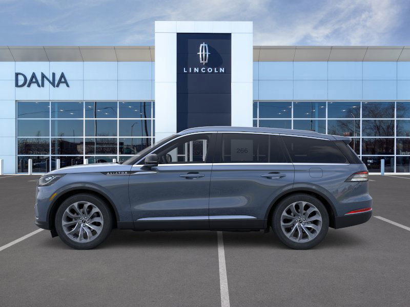 New 2025 Lincoln Aviator AWD image 3