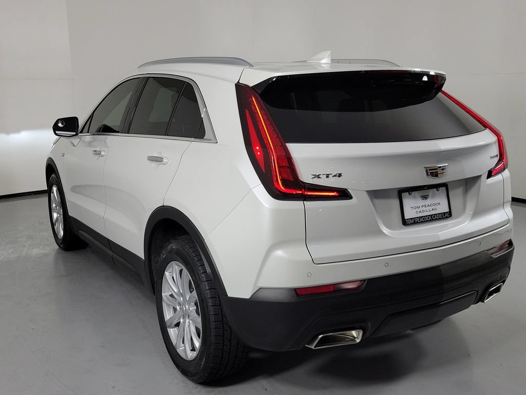 Used 2023 Cadillac XT4 Luxury w/ Driver Awareness Package FWD image 4