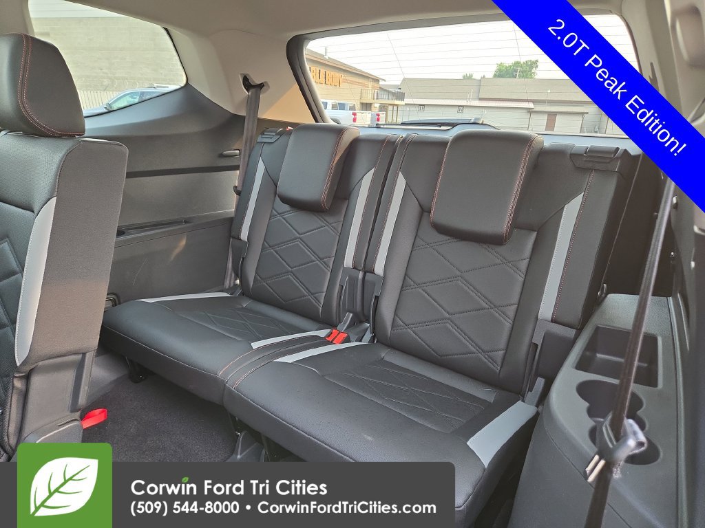 Used 2025 Volkswagen Atlas Peak Edition SE AWD/4WD image 30