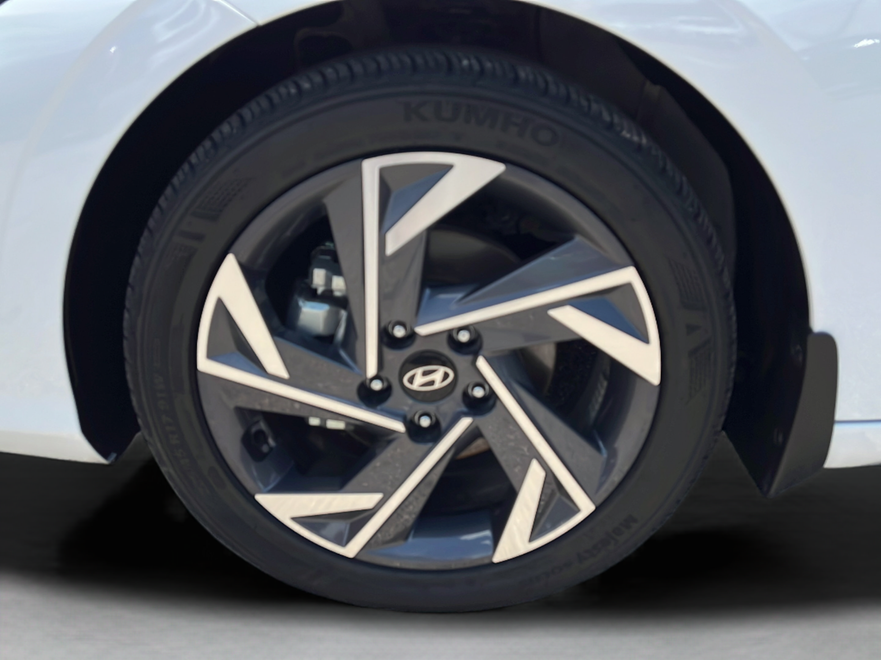 Certified 2025 Hyundai Elantra Sport w/ Cargo Package FWD image 24