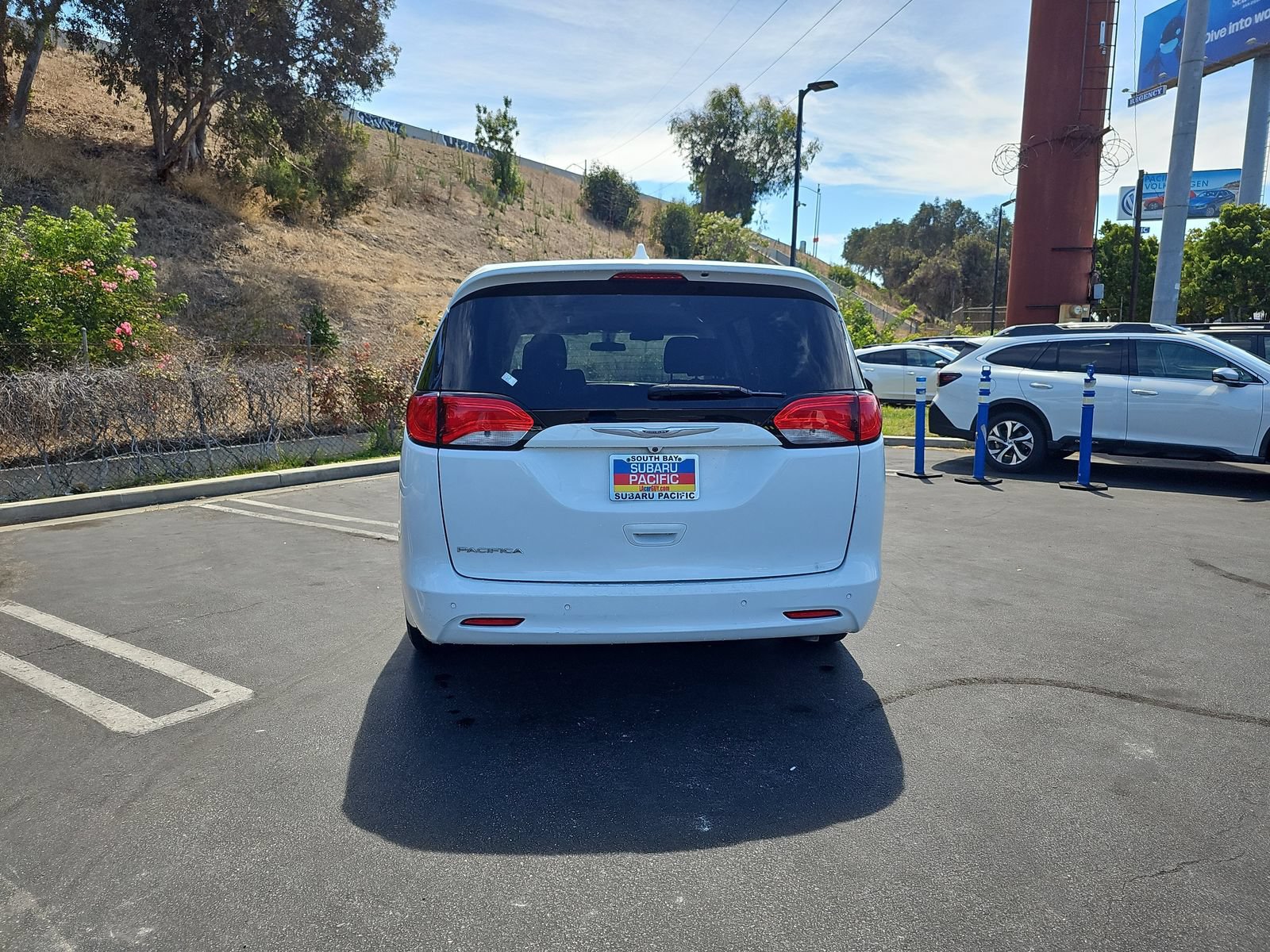 Used 2019 Chrysler Pacifica LX w/ Tire & Wheel Group FWD image 6