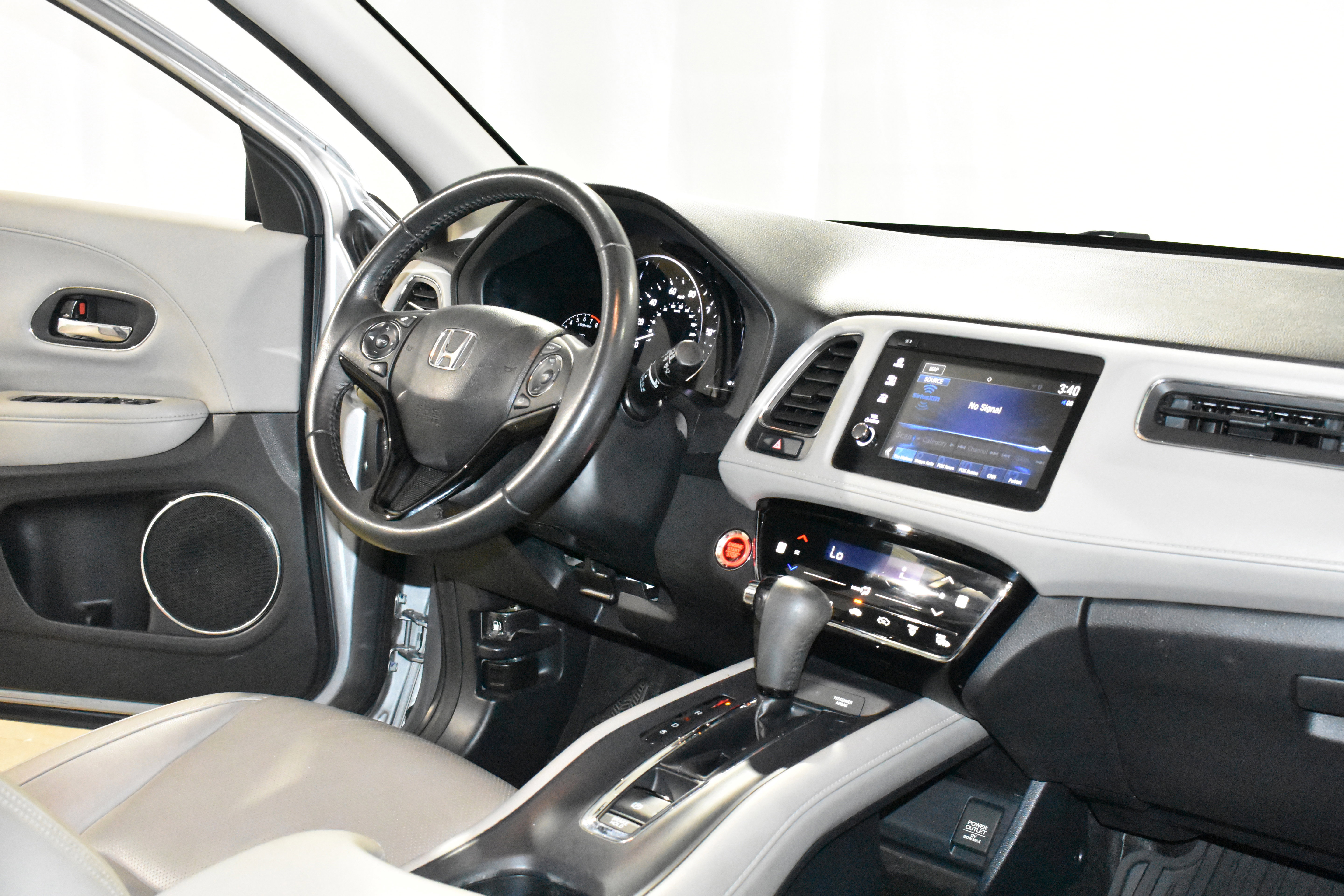 Used 2019 Honda HR-V Touring image 33