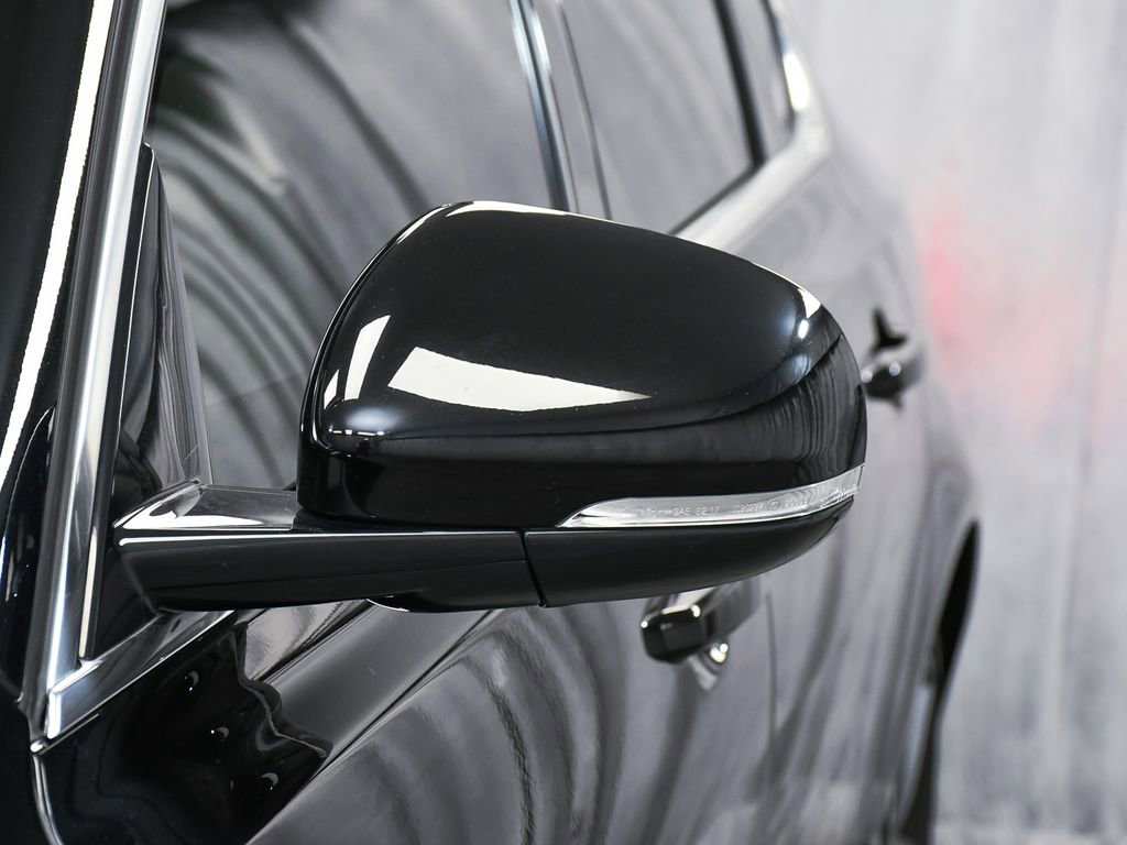 Used 2024 Jaguar XF R-Dynamic SE image 78