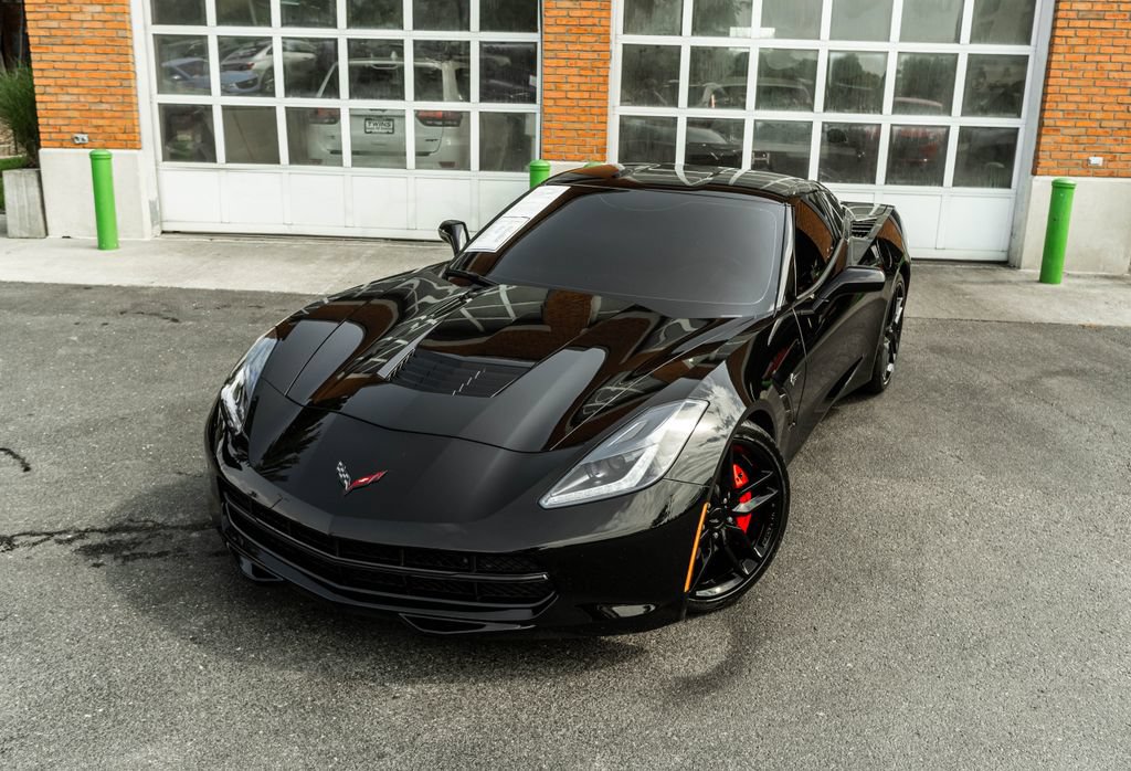 Used 2019 Chevrolet Corvette Stingray Coupe w/ 1LT RWD image 2