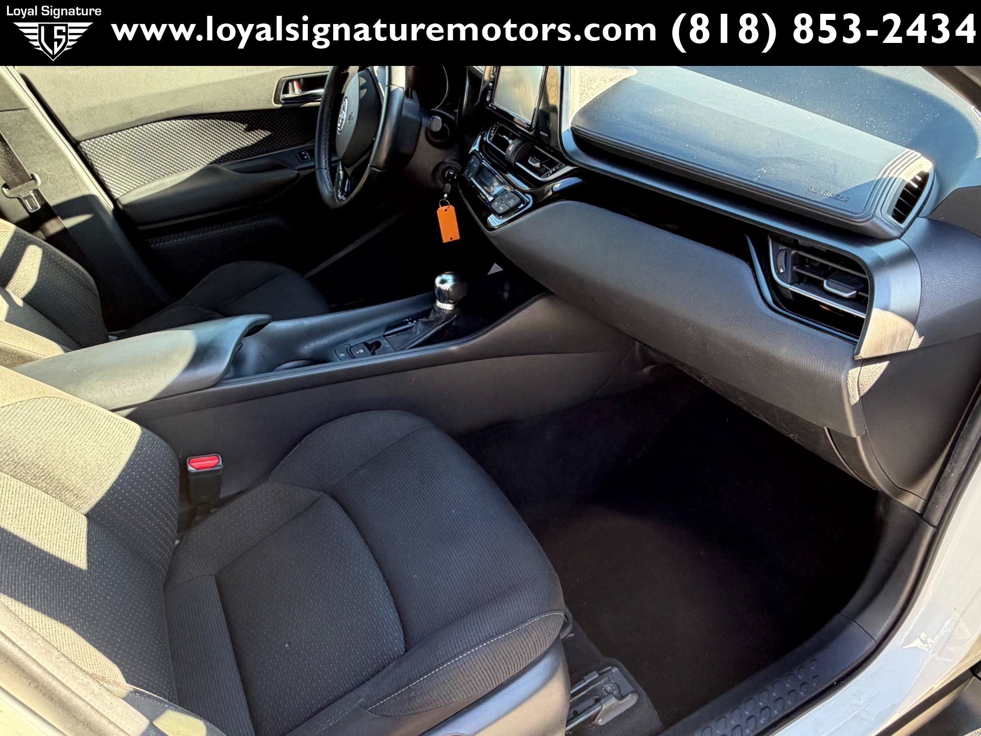 Used 2018 Toyota C-HR XLE FWD image 30