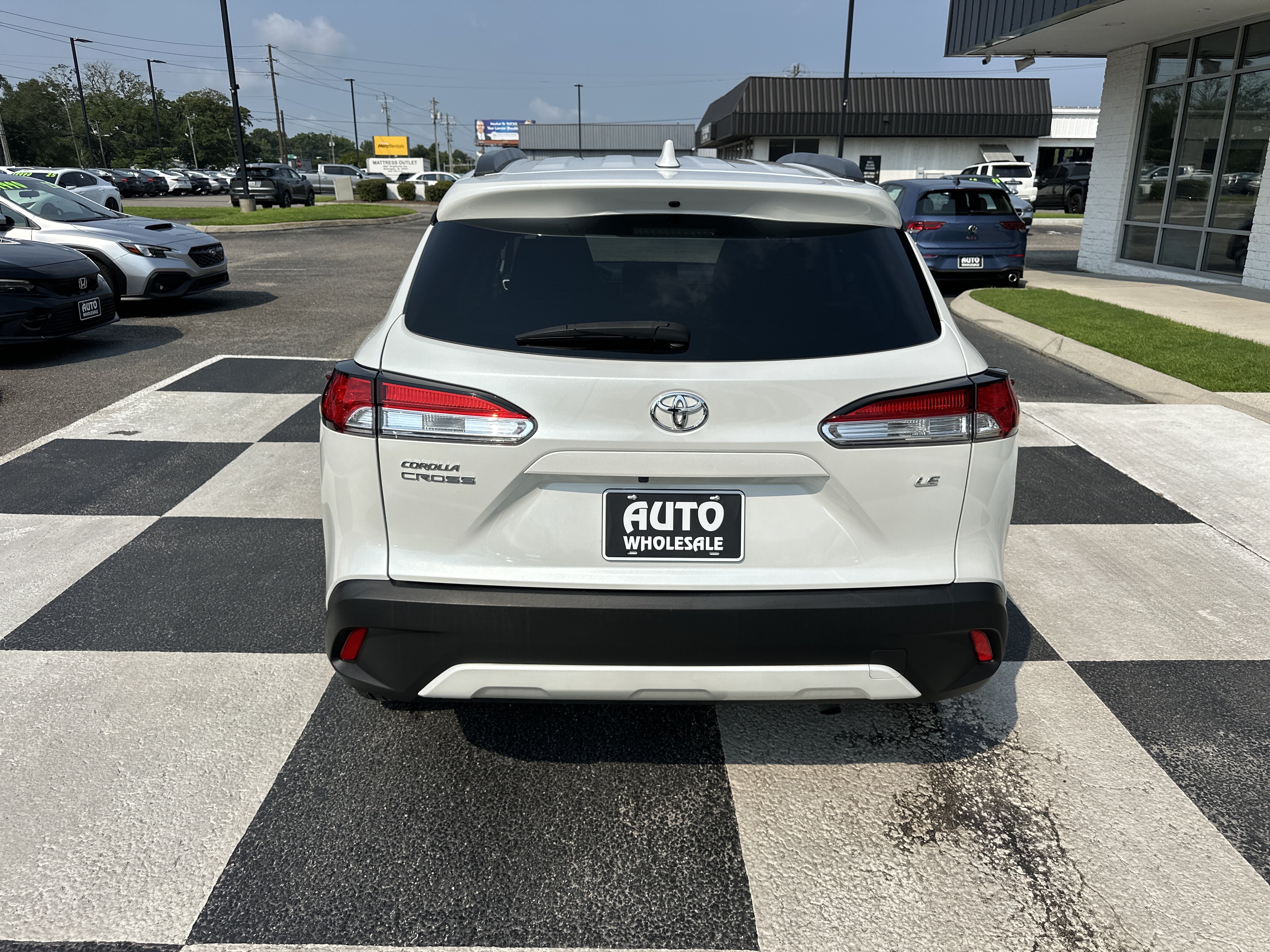 Used 2023 Toyota Corolla Cross LE FWD image 4