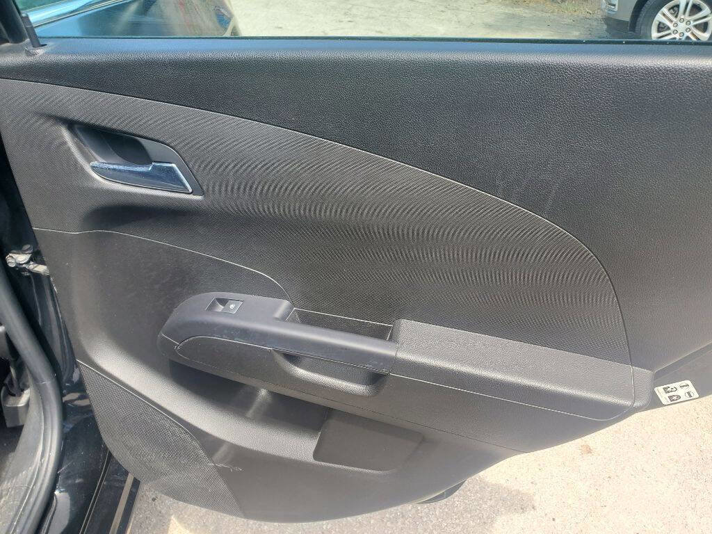 Used 2019 Chevrolet Sonic LT FWD image 21