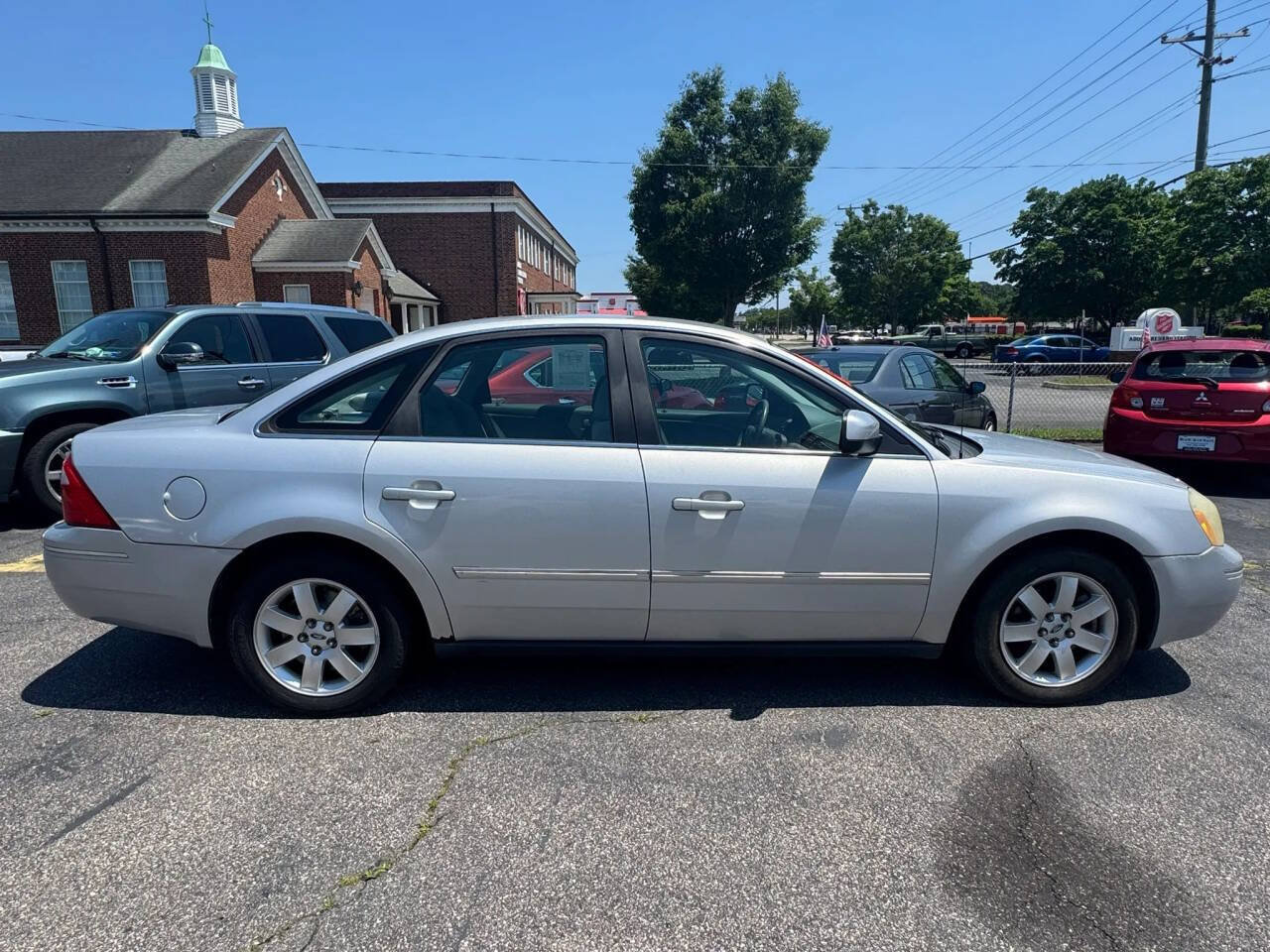 Used 2005 Ford Five Hundred SEL FWD image 15