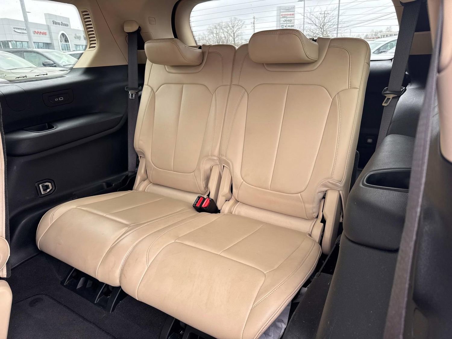 Used 2022 Jeep Grand Cherokee L Limited image 17