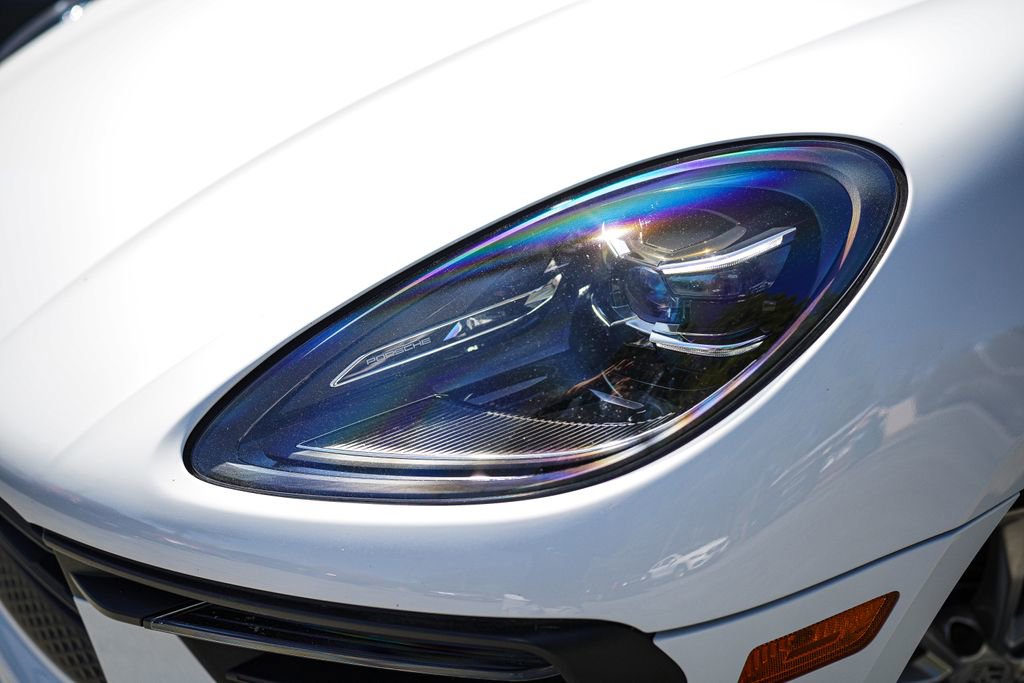 Used 2022 Porsche Macan AWD/4WD image 4
