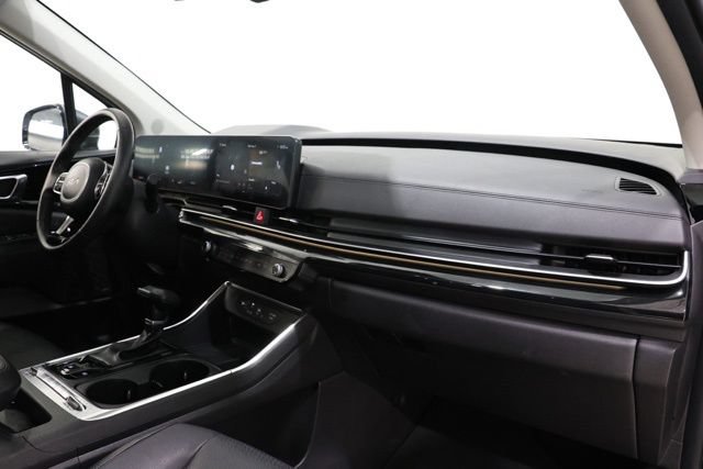 Used 2025 Kia Carnival SX Prestige FWD image 16