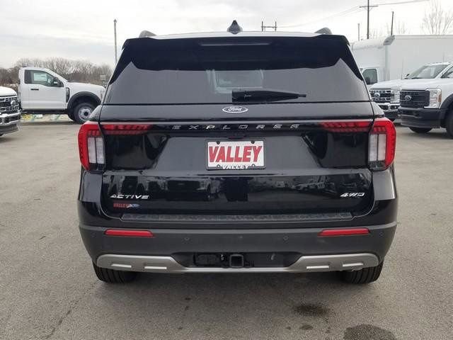 New 2026 Ford Explorer Active w/ Active Comfort Package image 4