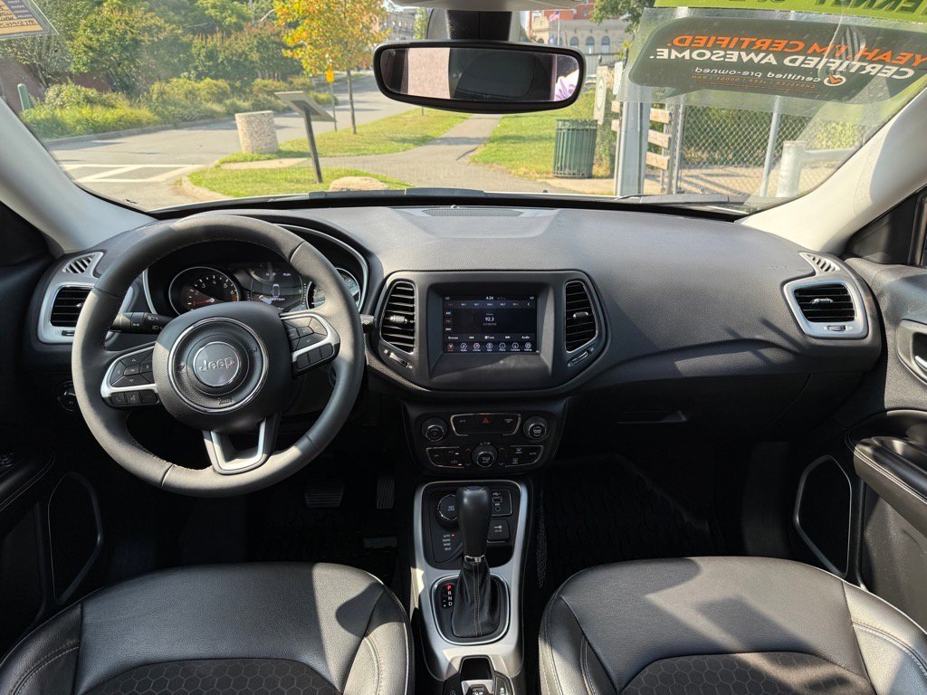Certified 2021 Jeep Compass Latitude image 11