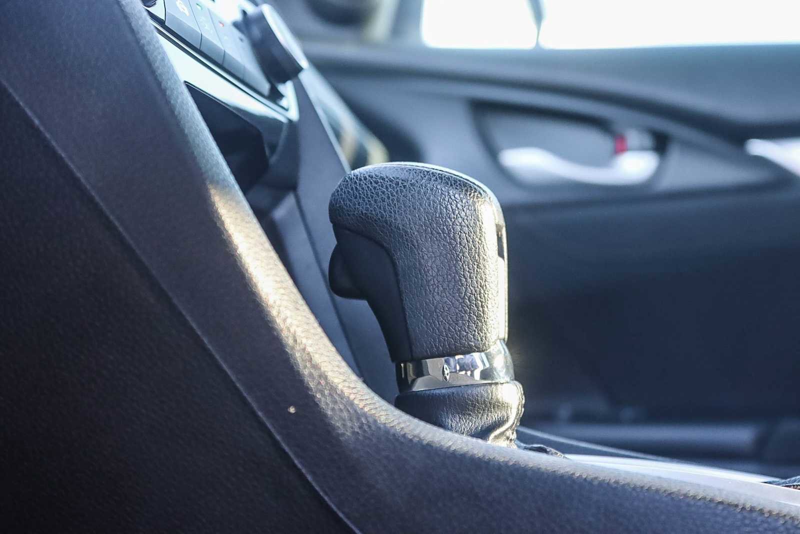 Used 2018 Honda Civic EX image 22