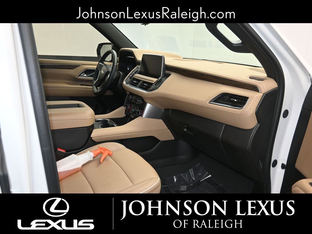 Used 2024 Chevrolet Suburban Premier image 10