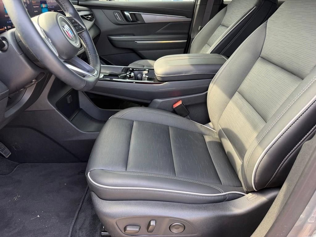 Used 2025 Buick Enclave Sport Touring FWD image 11
