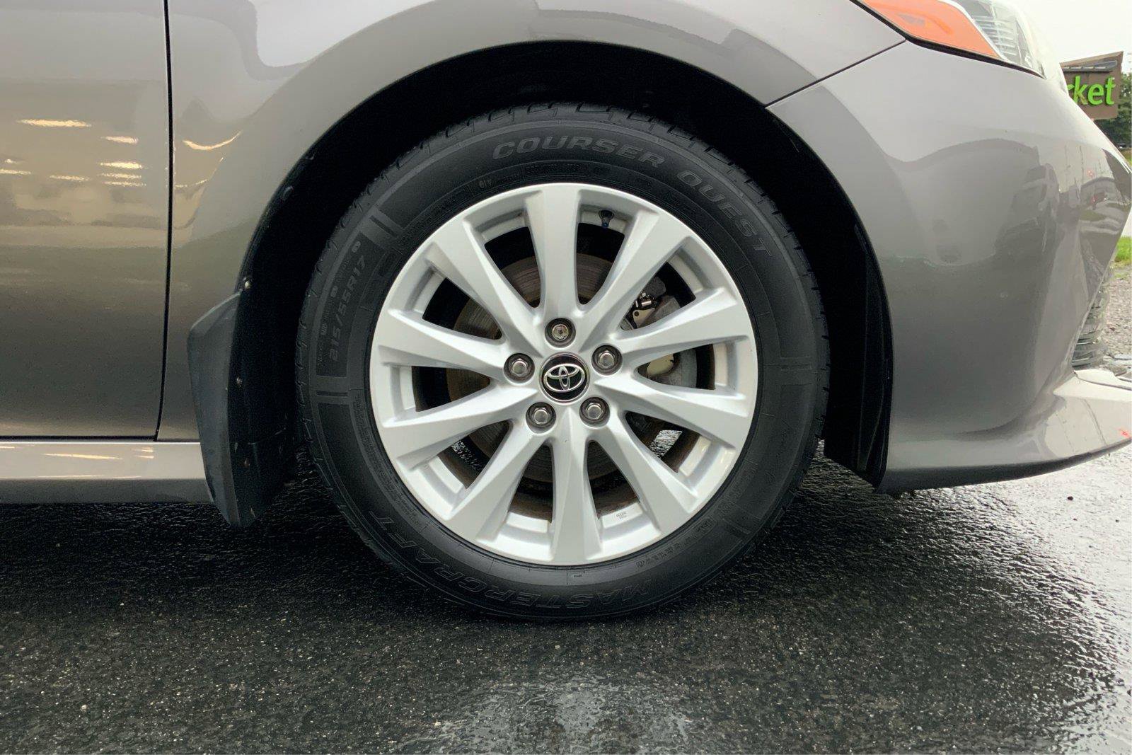 Used 2020 Toyota Camry LE FWD image 25