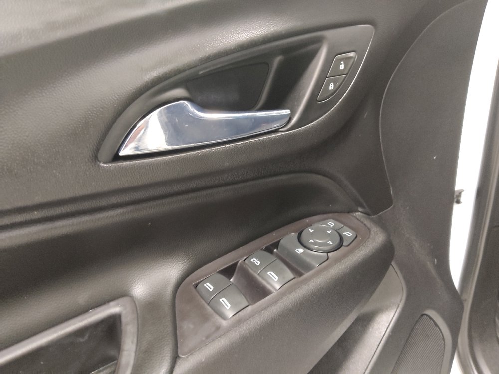 Used 2021 Chevrolet Equinox LT FWD image 27