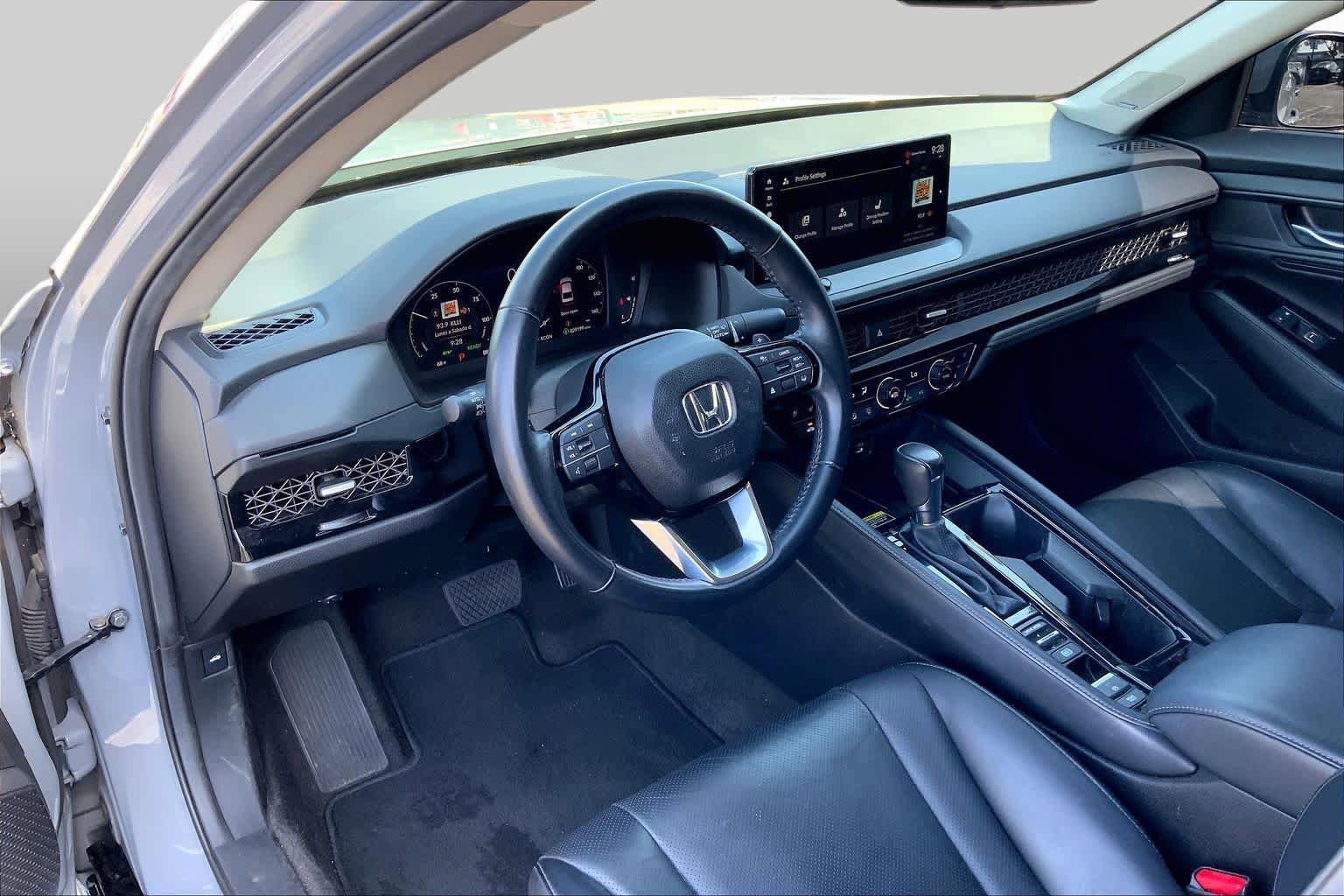 Used 2024 Honda Accord Touring image 17