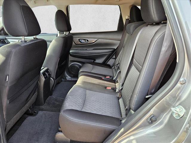 Used 2019 Nissan Rogue SV FWD image 14