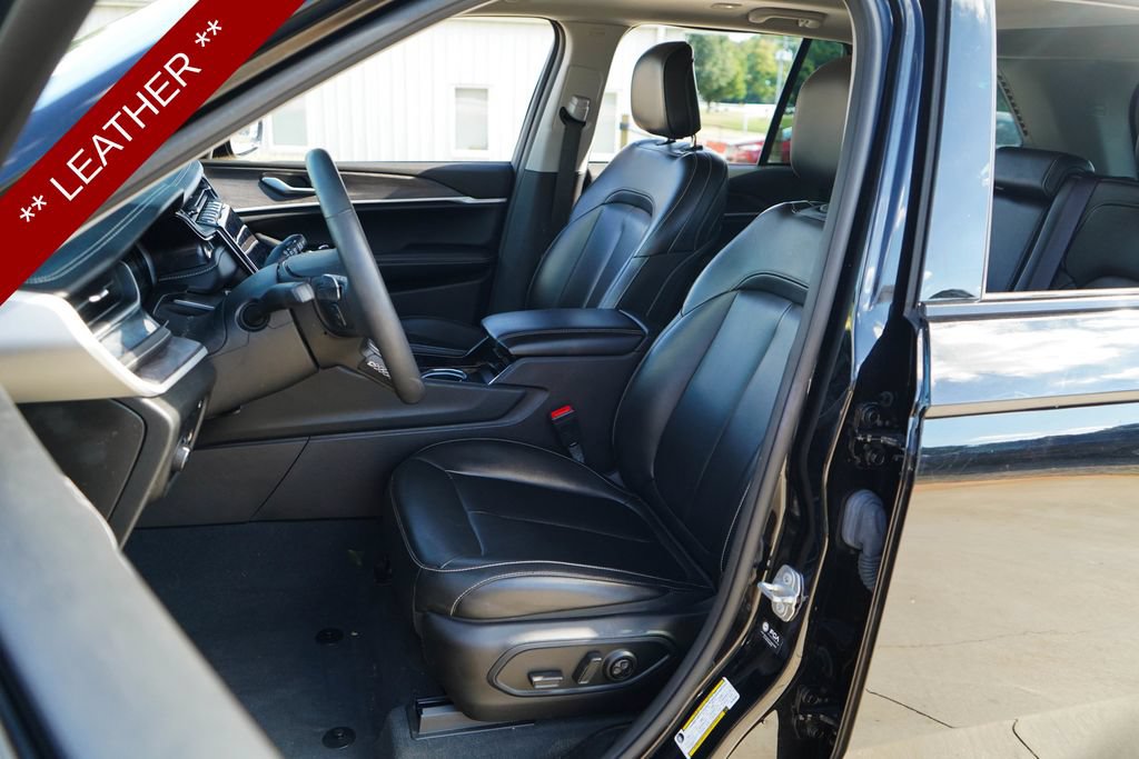 Used 2023 Jeep Grand Cherokee 4WD 4xe image 7