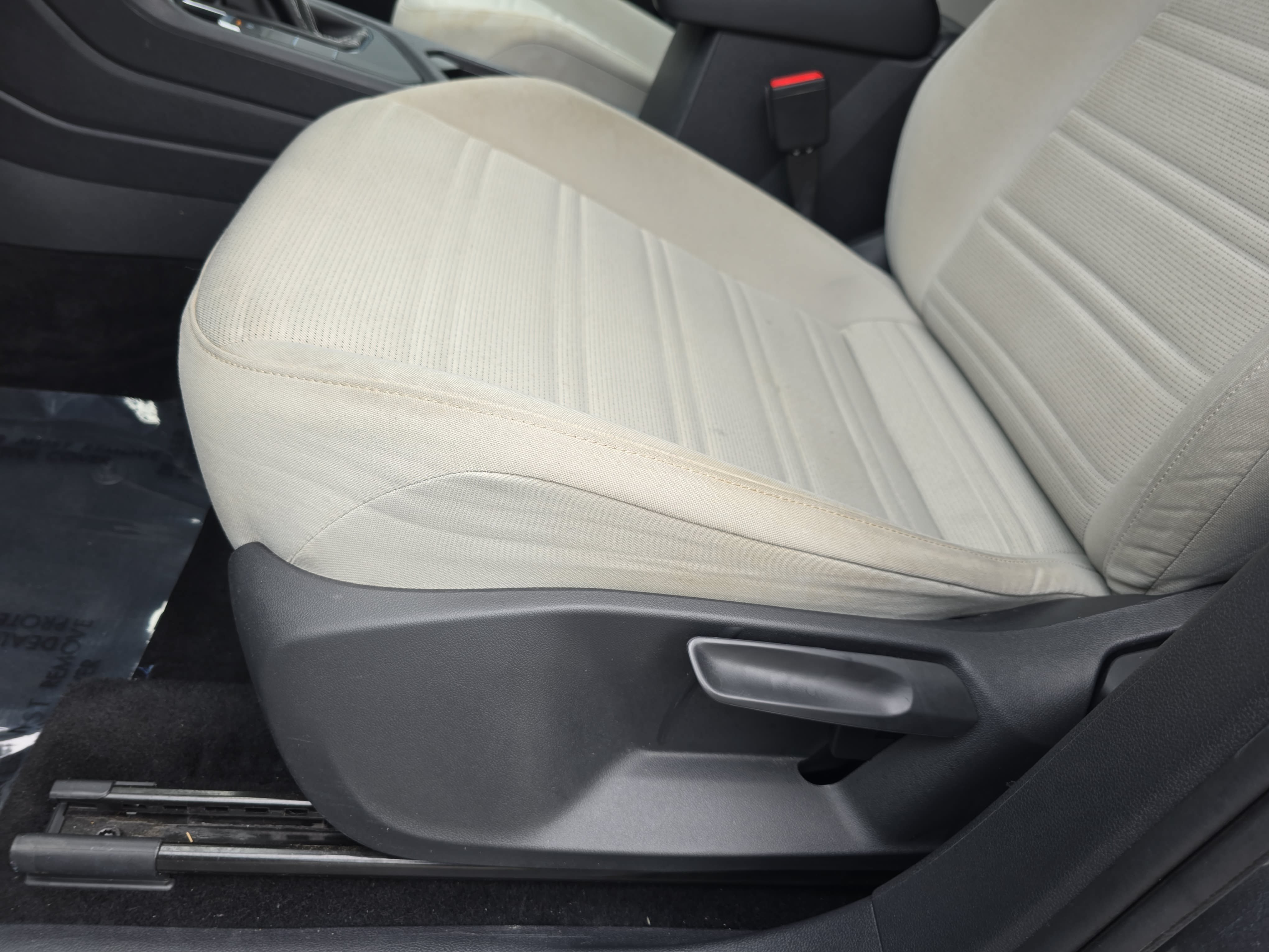 Used 2022 Volkswagen Tiguan S FWD image 29