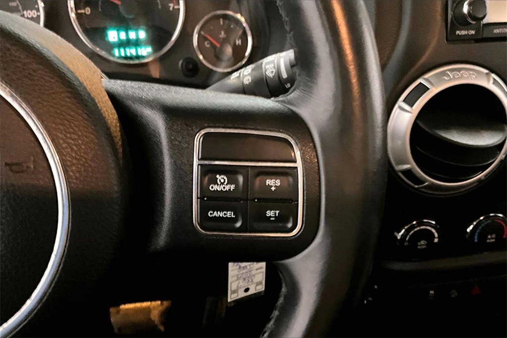 Used 2015 Jeep Wrangler Unlimited Sahara w/ Connectivity Group image 12