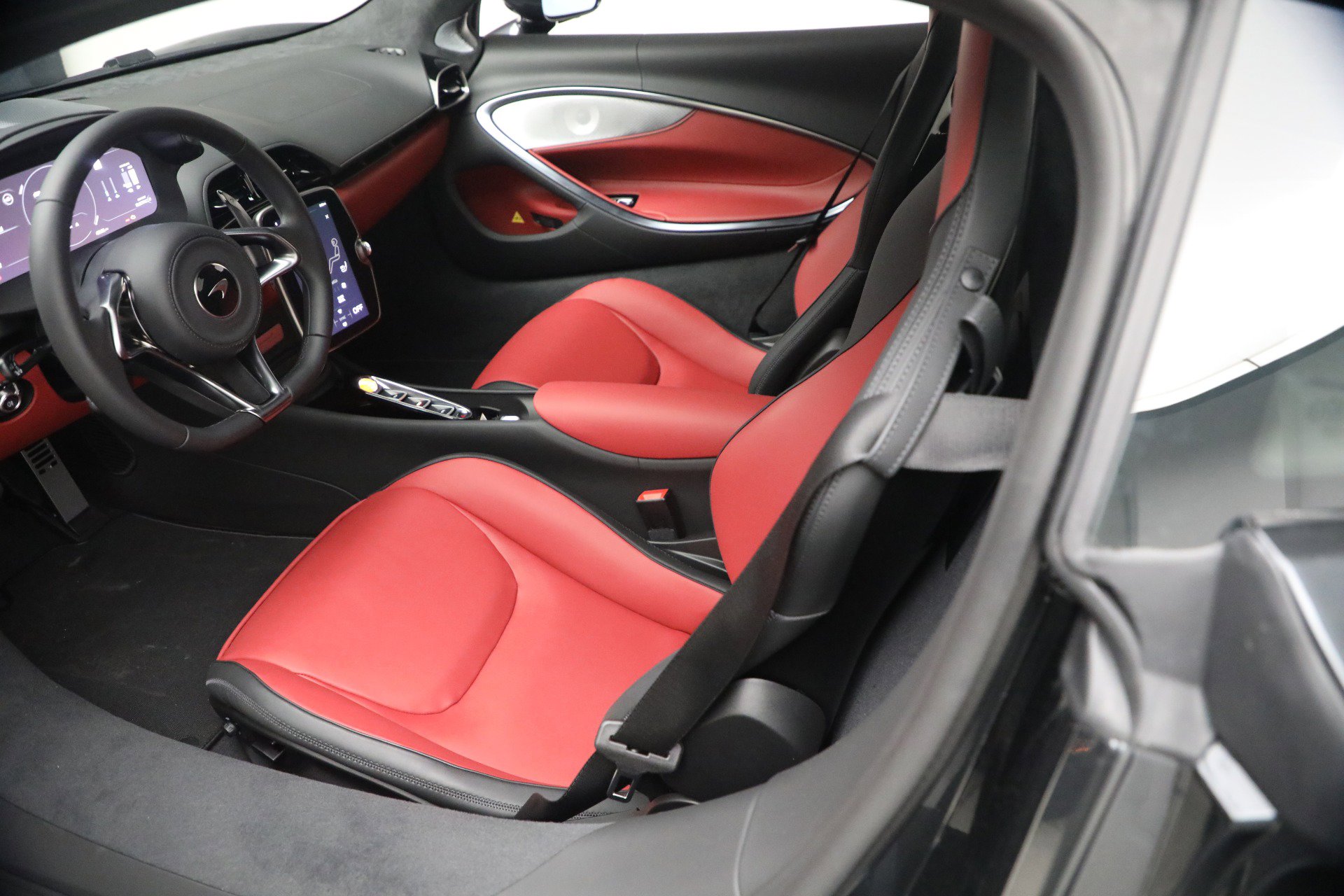 New 2026 McLaren Artura image 23