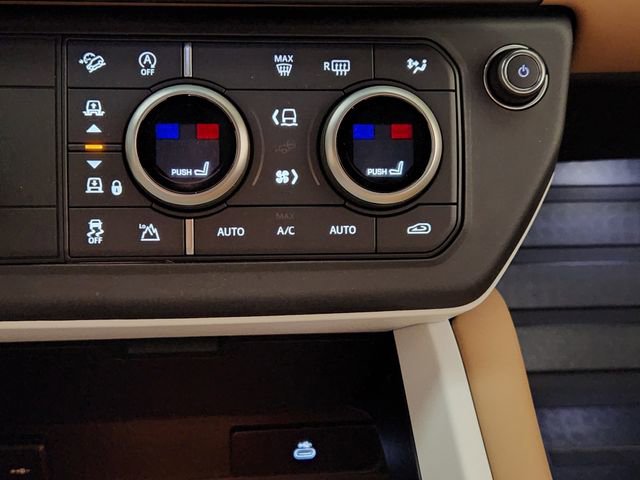 New 2026 Land Rover Defender 110 X-Dynamic SE image 18