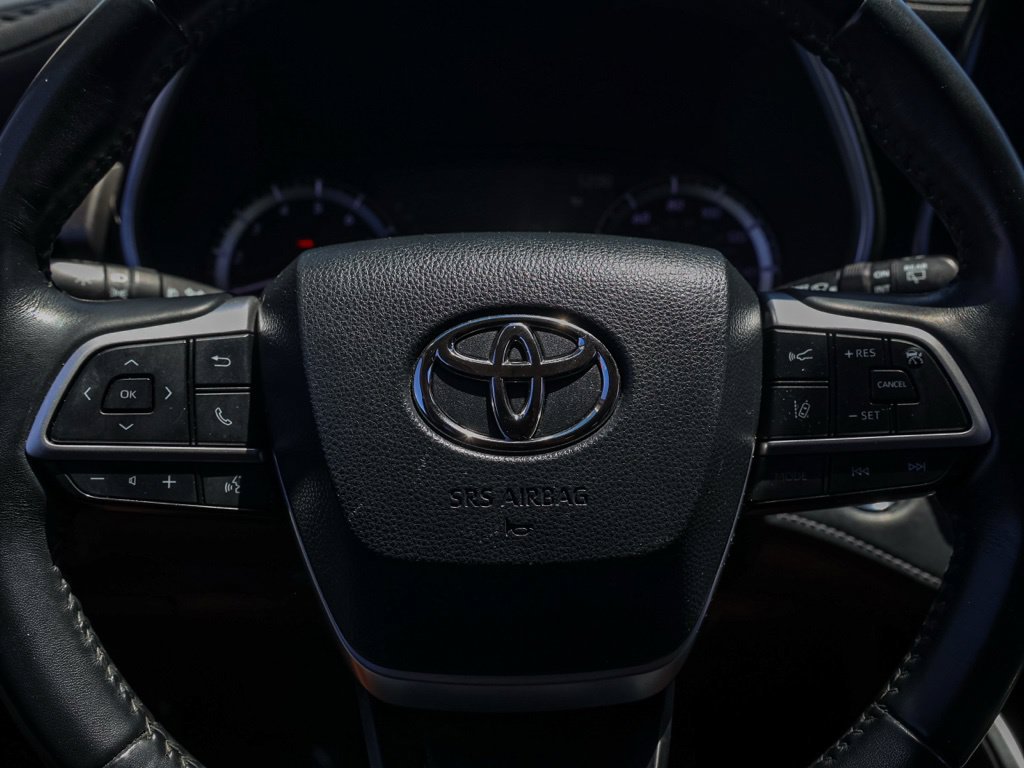 Used 2023 Toyota Highlander XLE FWD image 26