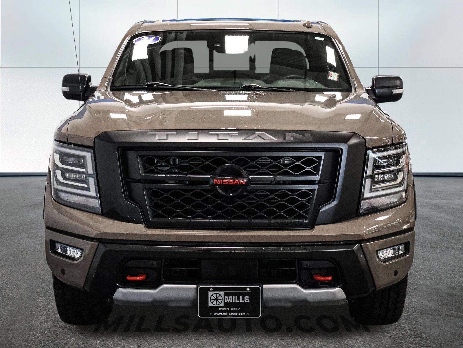 Used 2021 Nissan Titan PRO-4X w/ Pro-4x Convenience Package AWD/4WD image 12