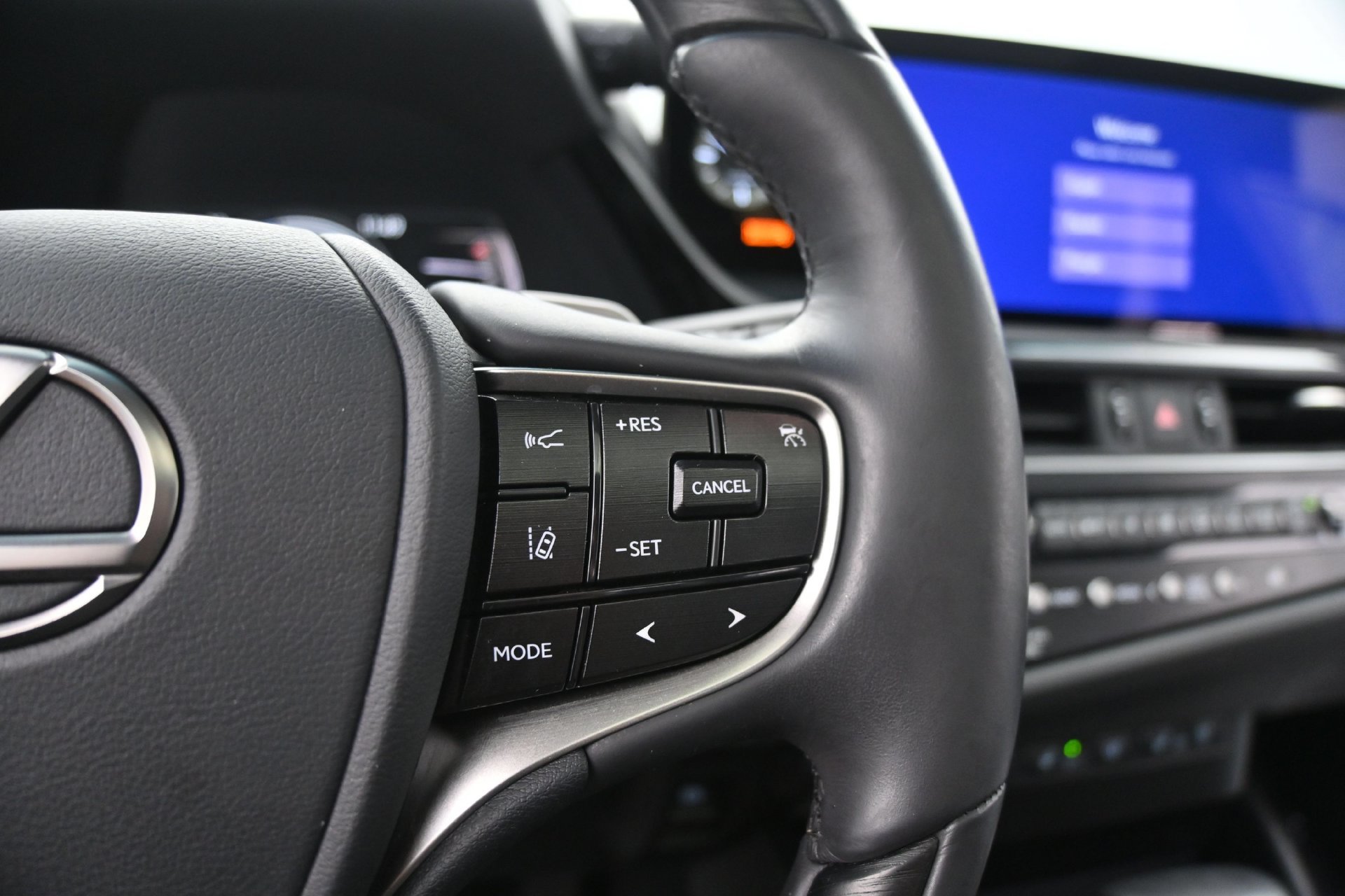 Used 2025 Lexus ES 300h FWD image 23