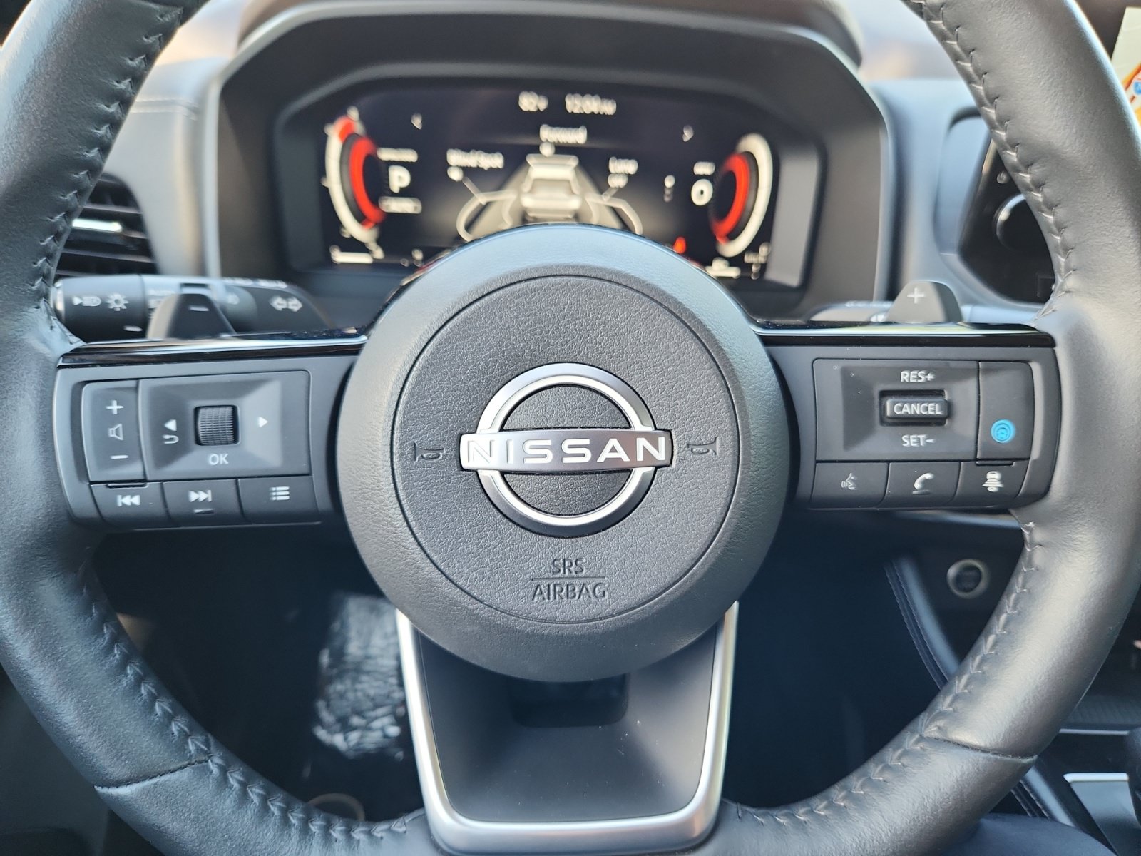 Used 2022 Nissan Rogue Platinum w/ Head-Up Display Package AWD/4WD image 9