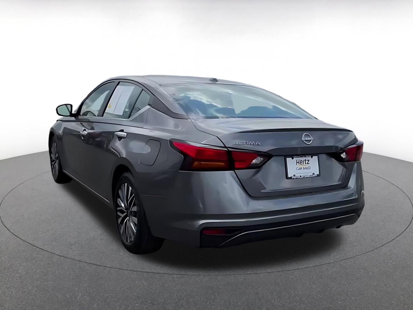 Used 2025 Nissan Altima 2.5 SV image 11