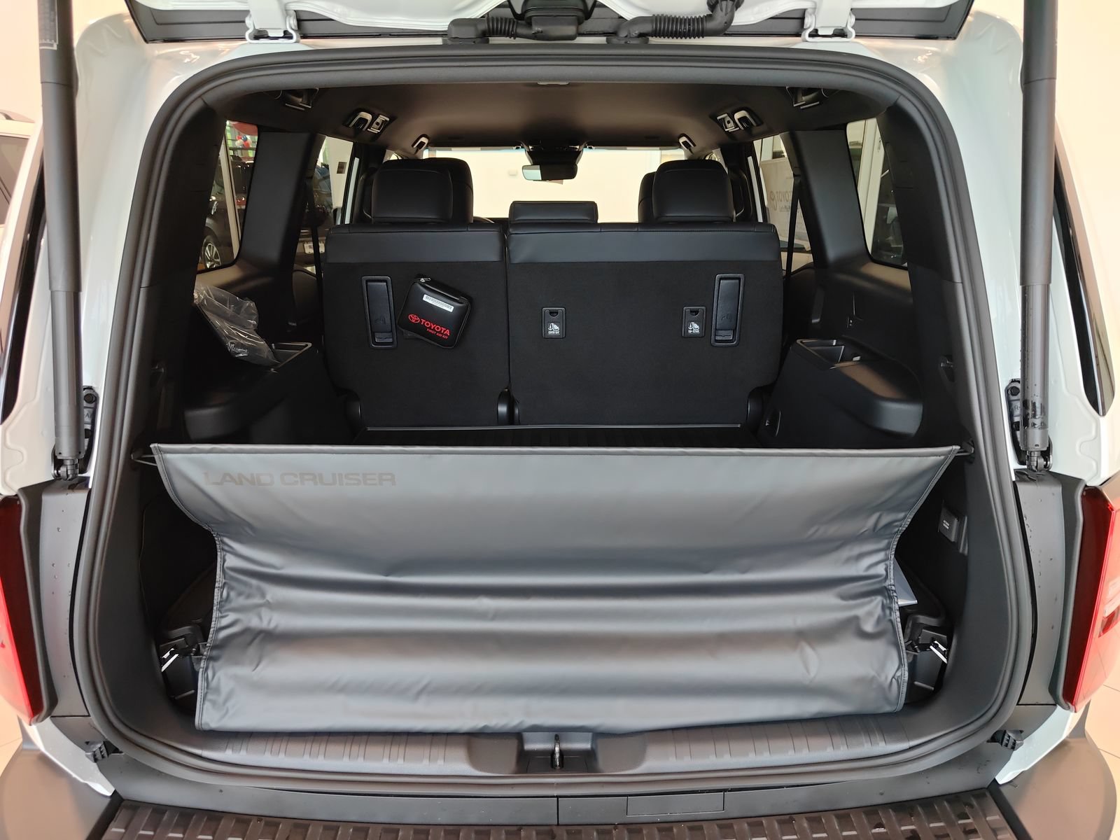 New 2027 Toyota Land Cruiser AWD/4WD image 12