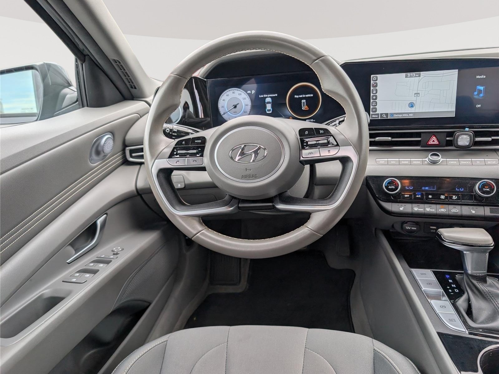 Used 2023 Hyundai Elantra SEL w/ Convenience Package FWD image 15