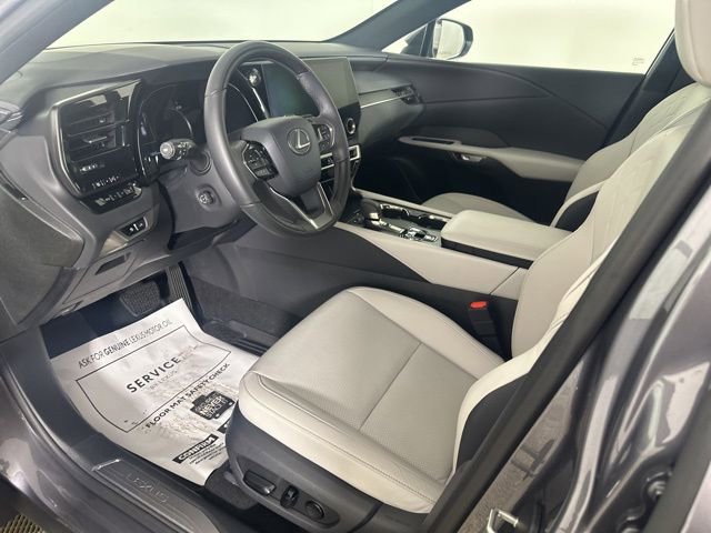 Used 2023 Lexus RX 350h w/ Accessory Package (2T) AWD/4WD image 10