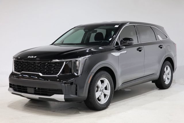 Used 2025 Kia Sorento LX FWD image 3